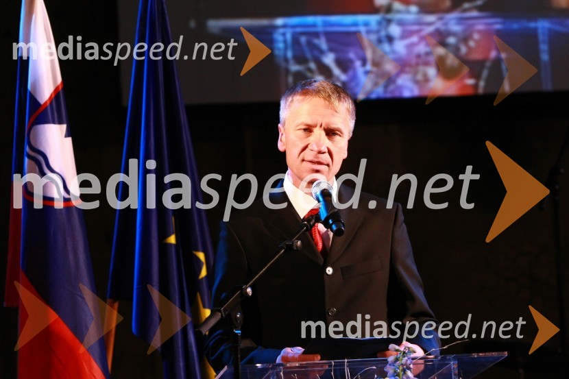 Dr. Robert Ferko, predsednik uprave podjetja Elan d.o.o.Ekskluzivna predstavitev jadrnic Elan 350 R - Evolution in Elan impression 444 Evolution