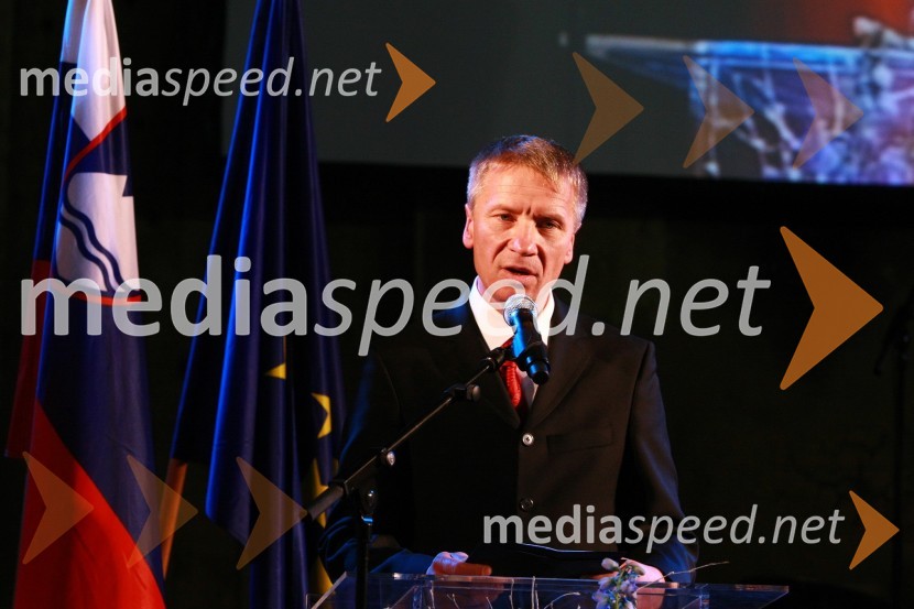 Dr. Robert Ferko, predsednik uprave podjetja Elan d.o.o.Ekskluzivna predstavitev jadrnic Elan 350 R - Evolution in Elan impression 444 Evolution