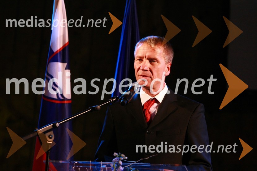 Dr. Robert Ferko, predsednik uprave podjetja Elan d.o.o.Ekskluzivna predstavitev jadrnic Elan 350 R - Evolution in Elan impression 444 Evolution