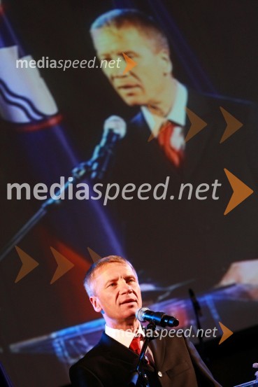 Dr. Robert Ferko, predsednik uprave podjetja Elan d.o.o.Ekskluzivna predstavitev jadrnic Elan 350 R - Evolution in Elan impression 444 Evolution