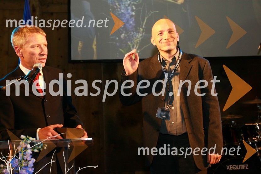 Dr. Robert Ferko, predsednik uprave podjetja Elan d.o.o. in Igor Zupan, vodja razvoja in tehnologije v Elan MarineEkskluzivna predstavitev jadrnic Elan 350 R - Evolution in Elan impression 444 Evolution