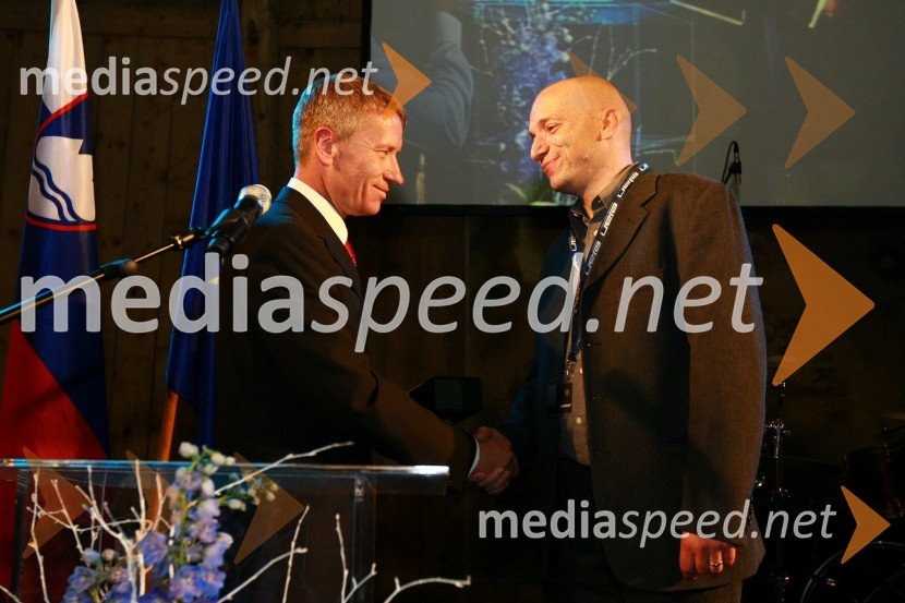 Dr. Robert Ferko, predsednik uprave podjetja Elan d.o.o. in Igor Zupan, vodja razvoja in tehnologije v Elan MarineEkskluzivna predstavitev jadrnic Elan 350 R - Evolution in Elan impression 444 Evolution