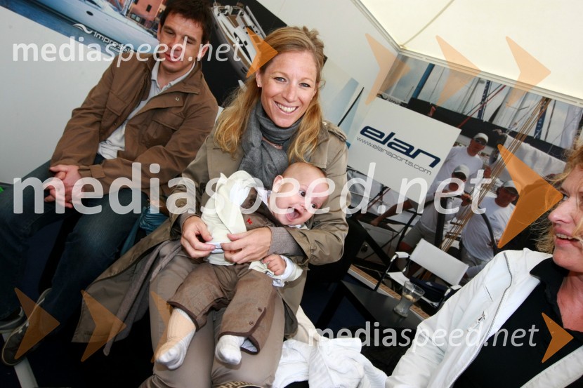 Urška Hrovat, nekdanja alpska smučarka in sin Filip15. Internautica 2010, otvoritev