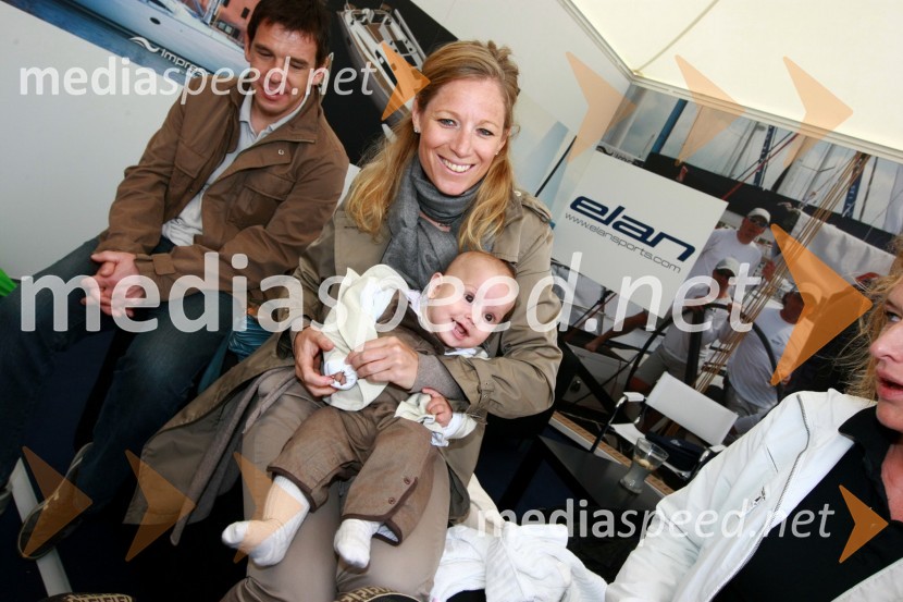 Urška Hrovat, nekdanja alpska smučarka in sin Filip15. Internautica 2010, otvoritev