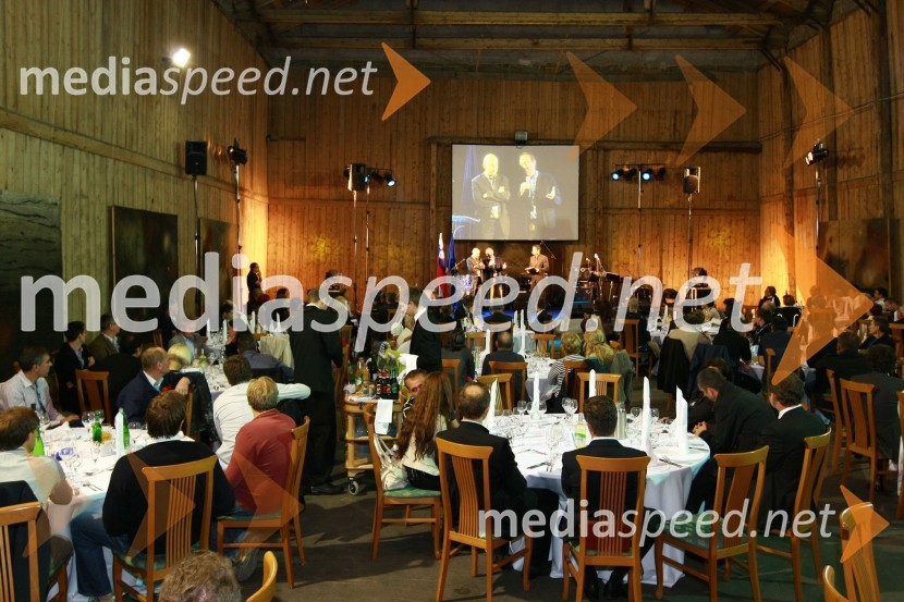 Ekskluzivna predstavitev jadrnic Elan 350 R - Evolution in Elan impression 444 EvolutionEkskluzivna predstavitev jadrnic Elan 350 R - Evolution in Elan impression 444 Evolution