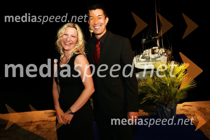 Polona Okorn, vodja marketinga Elan Marine in odnosov z javnostmi Elan skupine ter Taiji Tokuhisha, povezovalec programaEkskluzivna predstavitev jadrnic Elan 350 R - Evolution in Elan impression 444 Evolution