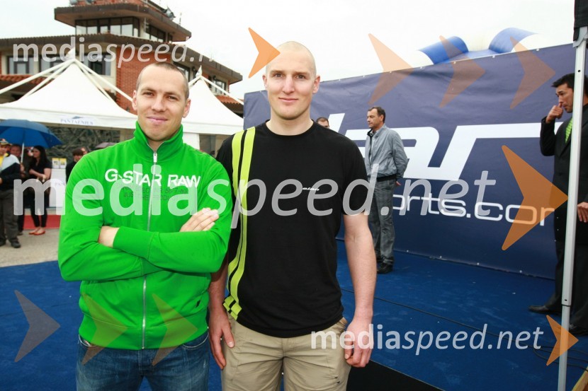 Mitja Valenčič in Andrej Šporn, smučarja15. Internautica 2010, otvoritev