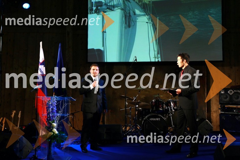 Luka Kepec, direktor prodaje Elan Marine in Taiji Tokuhisha, povezovalec programaEkskluzivna predstavitev jadrnic Elan 350 R - Evolution in Elan impression 444 Evolution