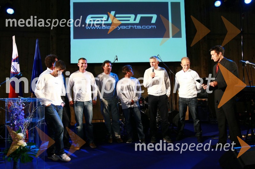 ...in Taiji Tokuhisha, povezovalec programaEkskluzivna predstavitev jadrnic Elan 350 R - Evolution in Elan impression 444 Evolution