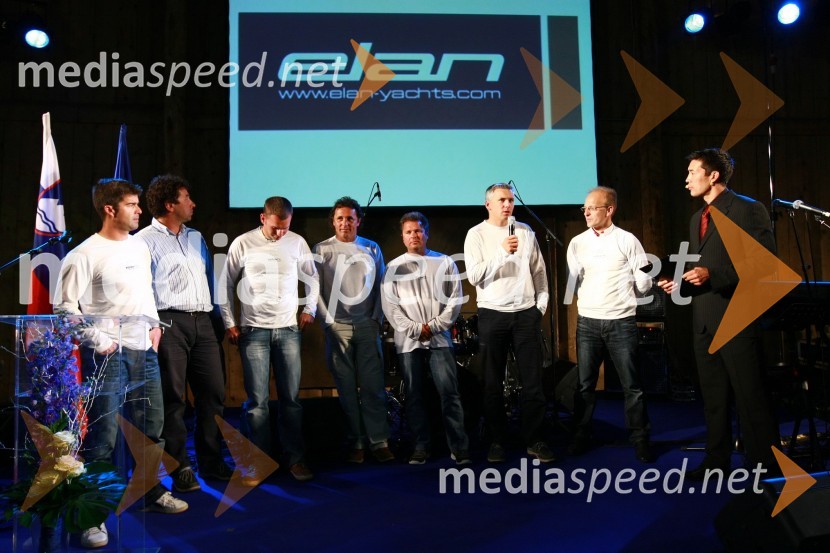 ... in Taiji Tokuhisha, povezovalec programaEkskluzivna predstavitev jadrnic Elan 350 R - Evolution in Elan impression 444 Evolution