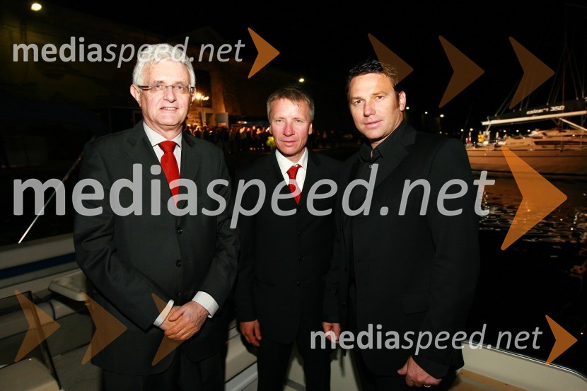 Dr. Pavel Gantar, predsednik Državnega zbora Republike Slovenije, dr. Robert Ferko, predsednik uprave podjetja Elan d.o.o. in Christian Mayer, nekdanji smučarEkskluzivna predstavitev jadrnic Elan 350 R - Evolution in Elan impression 444 Evolution