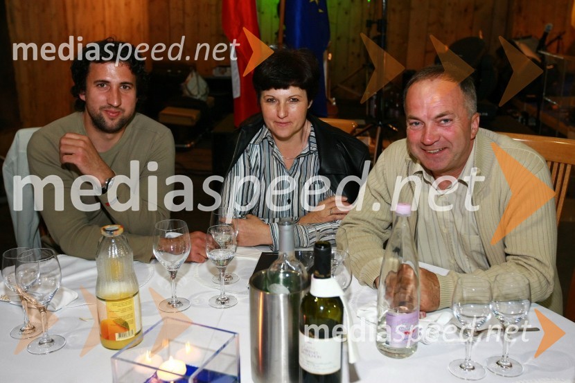 Ekskluzivna predstavitev jadrnic Elan 350 R - Evolution in Elan impression 444 Evolution