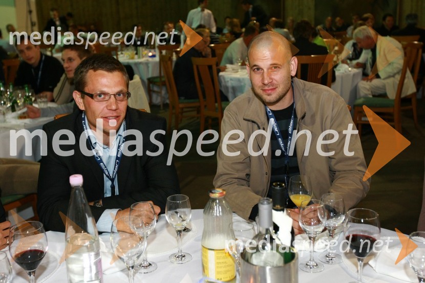 Ekskluzivna predstavitev jadrnic Elan 350 R - Evolution in Elan impression 444 Evolution