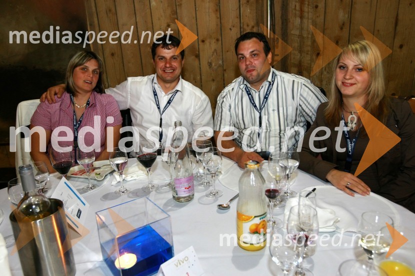 Ekskluzivna predstavitev jadrnic Elan 350 R - Evolution in Elan impression 444 Evolution