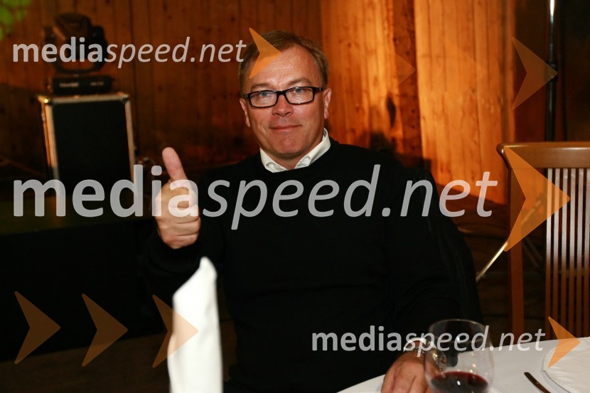 Ekskluzivna predstavitev jadrnic Elan 350 R - Evolution in Elan impression 444 Evolution