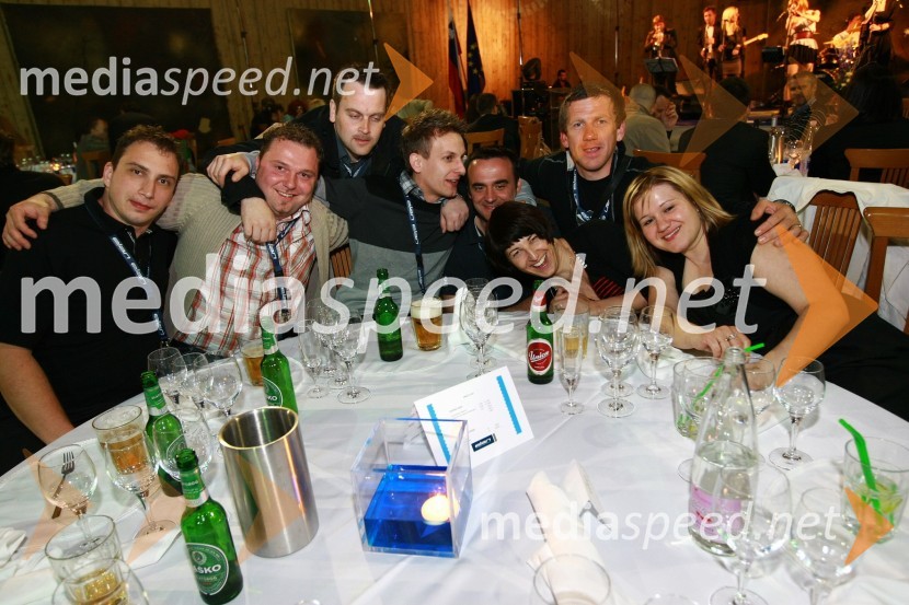 Ekskluzivna predstavitev jadrnic Elan 350 R - Evolution in Elan impression 444 Evolution