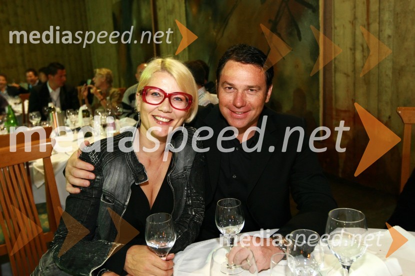 Christian Mayer, nekdanji smučar in soproga AngelikaEkskluzivna predstavitev jadrnic Elan 350 R - Evolution in Elan impression 444 Evolution