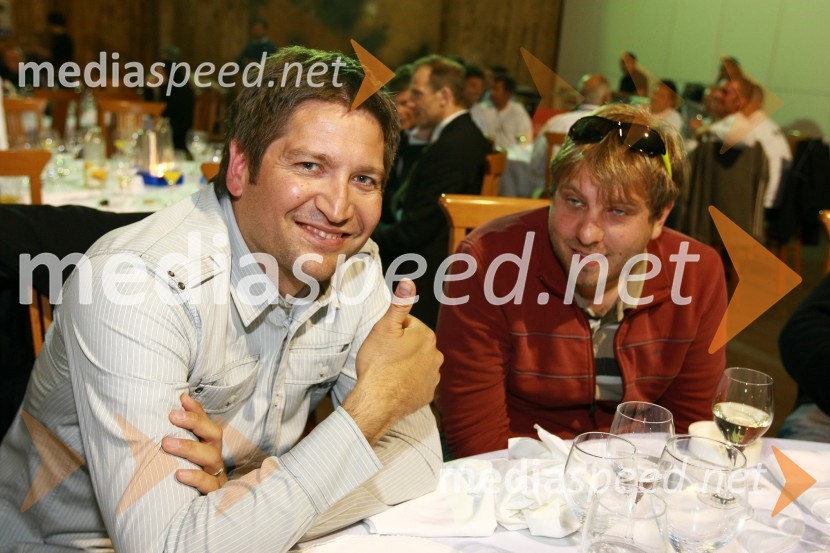 Ekskluzivna predstavitev jadrnic Elan 350 R - Evolution in Elan impression 444 Evolution