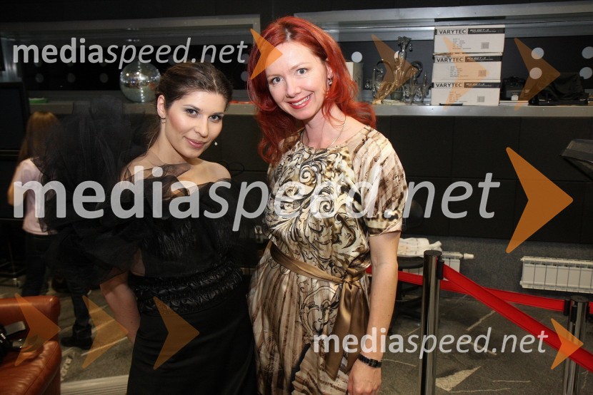 Natalija Bratkovič, voditeljica na RTS in povezovalka prireditve in Metka Klajderič Kobler, lastnica agencije Vulcano modelsSanje so večne, modni performans