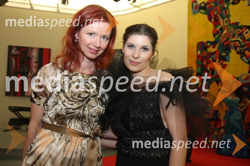 Metka Klajderič Kobler, lastnica agencije Vulcano models in Natalija Bratkovič, voditeljica na RTS in povezovalka prireditveSanje so večne, modni performans