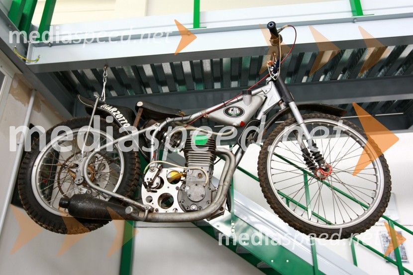 Tovarna za speedway in karting motorjeObisk tovarne za speedway in karting motorje GM