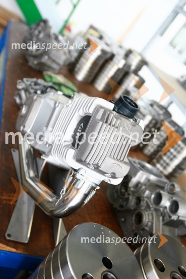 Tovarna za speedway in karting motorjeObisk tovarne za speedway in karting motorje GM