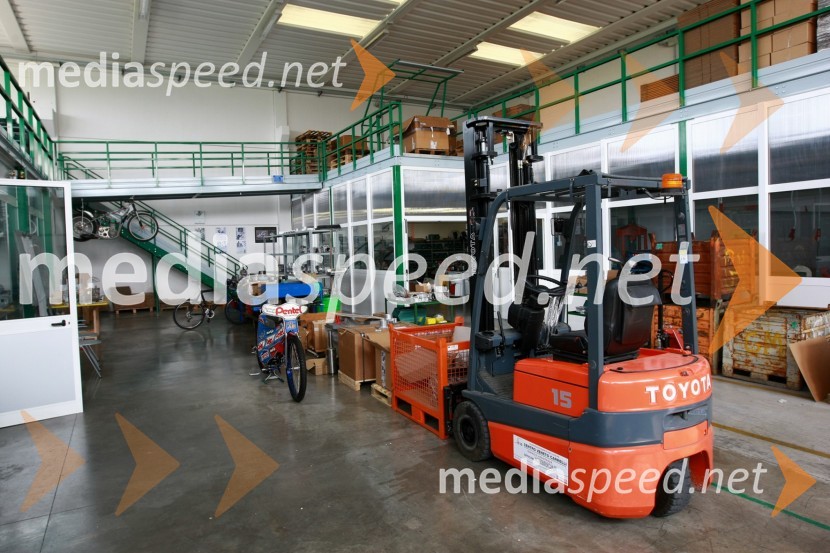 Tovarna za speedway in karting motorjeObisk tovarne za speedway in karting motorje GM