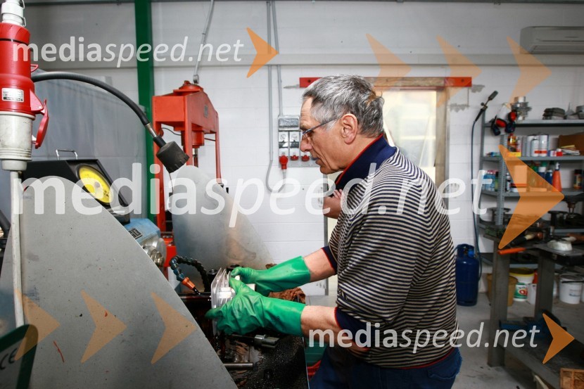 Tovarna za speedway in karting motorjeObisk tovarne za speedway in karting motorje GM