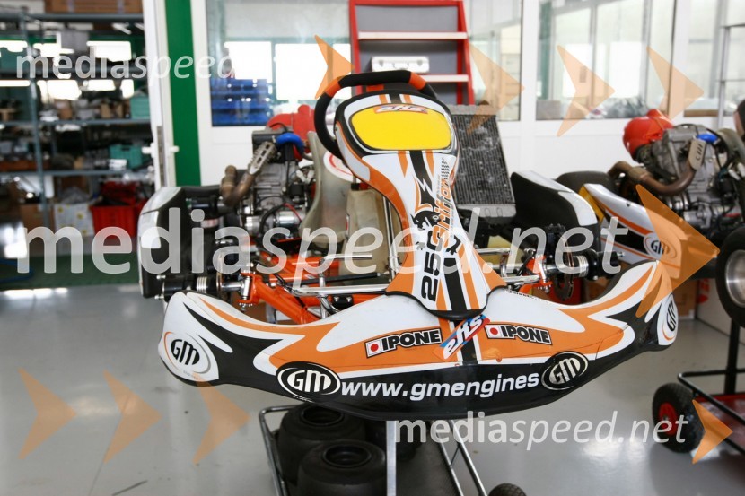 Tovarna za speedway in karting motorjeObisk tovarne za speedway in karting motorje GM