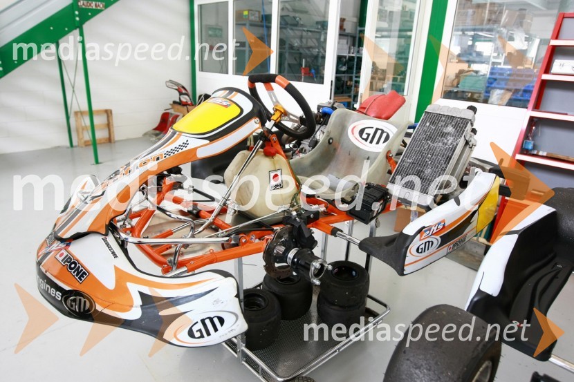 Tovarna za speedway in karting motorjeObisk tovarne za speedway in karting motorje GM