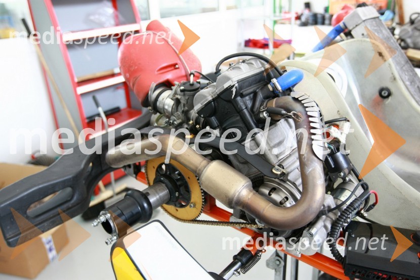 Tovarna za speedway in karting motorjeObisk tovarne za speedway in karting motorje GM