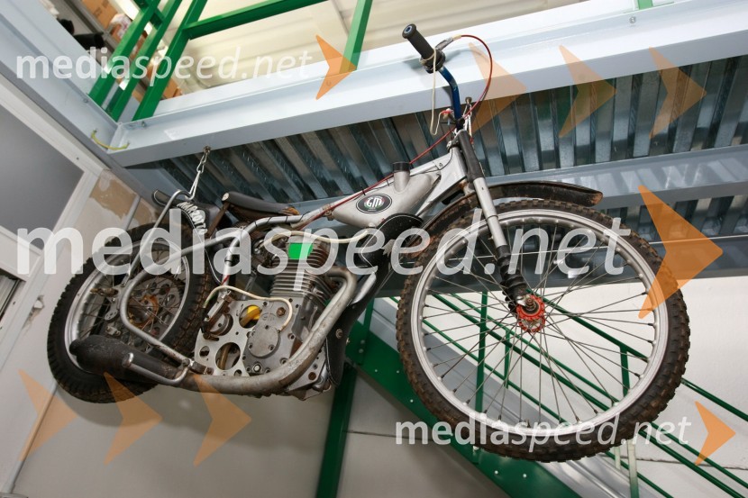 Tovarna za speedway in karting motorjeObisk tovarne za speedway in karting motorje GM