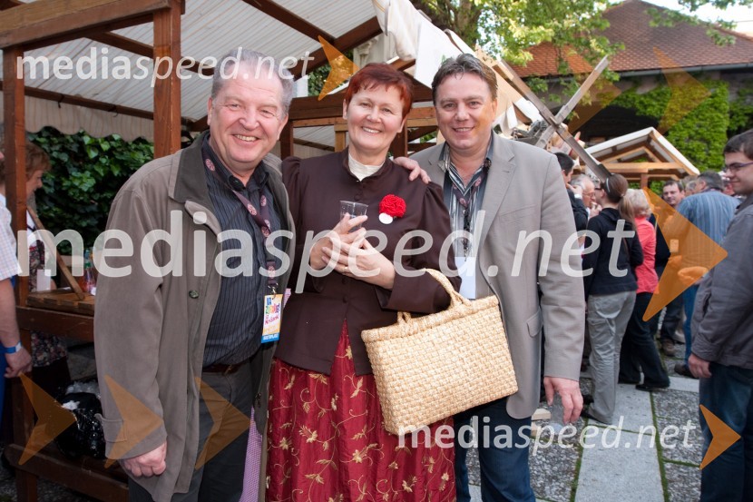 Milan Kokalj, glasbenik, Branka Bizjan, članica rokodelcev in Ivan Hudnik, pevecNa zdravje, finalna oddaja