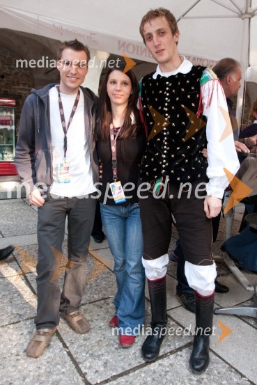 Rok Žlindra, ustanovitelj ansambla Roka Žlindre, Saša Kozin in fant Rok Modic, član ansambla Roka ŽlindreNa zdravje, finalna oddaja