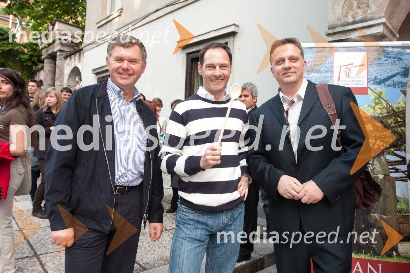 Boris Kopitar, TV voditelj, Jože Potrebuješ, glasbnik in producent oddaje Na zdravje in Igor Pirkovič, pomočnik direktorja TV SlovenijaNa zdravje, finalna oddaja