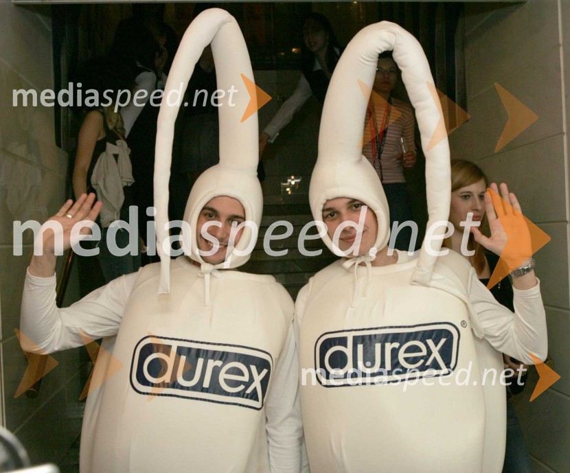 Za zabavo sta skrbela dva bela spermijaSRF - Slovenski radijski festival 2004