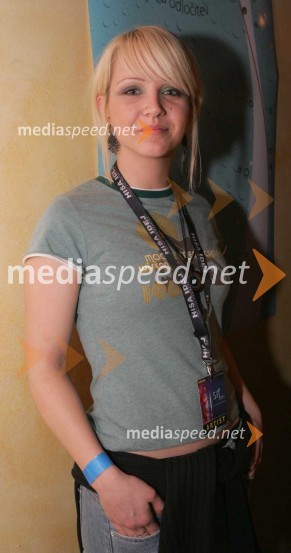 Nina Košir, pevka skupine YogurtSRF - Slovenski radijski festival 2004