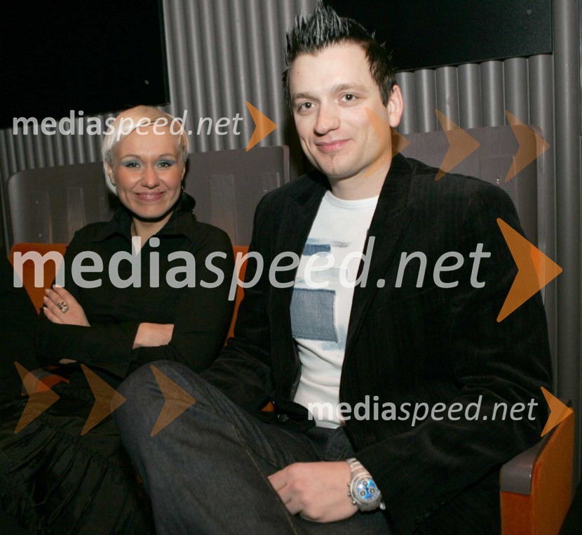 Jelena Kovačevič in njen fant Simon VadnjalSRF - Slovenski radijski festival 2004