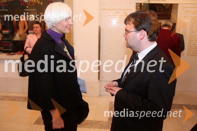 Barbra Drnač, plesna novinarka ter urednica oddaje Parada plesa in Alan Kavčič, predstavnik službe za odnose z javnostmi pri SNG MariborTosca, premiera opere v SNG Maribor