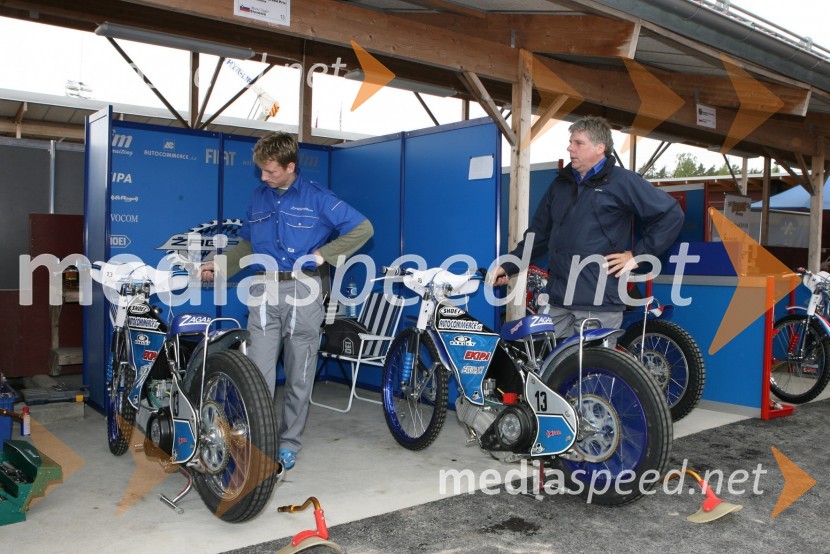 Žagarjeva mehanika pri ogrevanju motorjevSPEEDWAY GRAND PRIX, VN Švedske 2006, trening