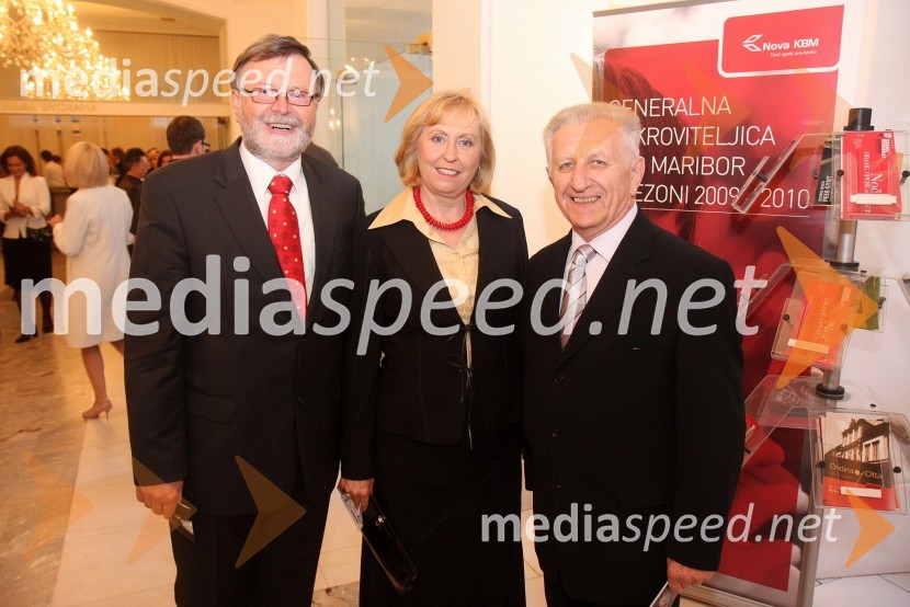 Prof. dr. Ivan Rozman, rektor Univerze v Mariboru in njegova soproga Jannja Črčinovič Rozman ter Marjan Bačko, igralecTosca, premiera opere v SNG Maribor