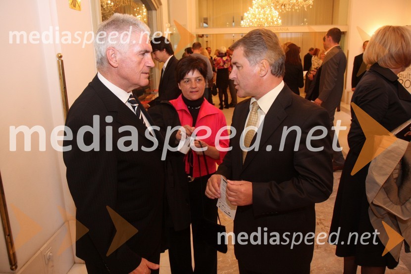 Ludvik Toplak, nekdanji rektor mariborske univerze ter Janez Ribič, župan občine Duplek in soproga MarijaTosca, premiera opere v SNG Maribor