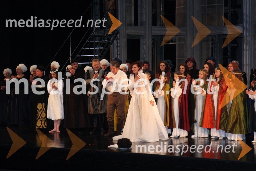 Premiera opere Tosca, poklonTosca, premiera opere v SNG Maribor