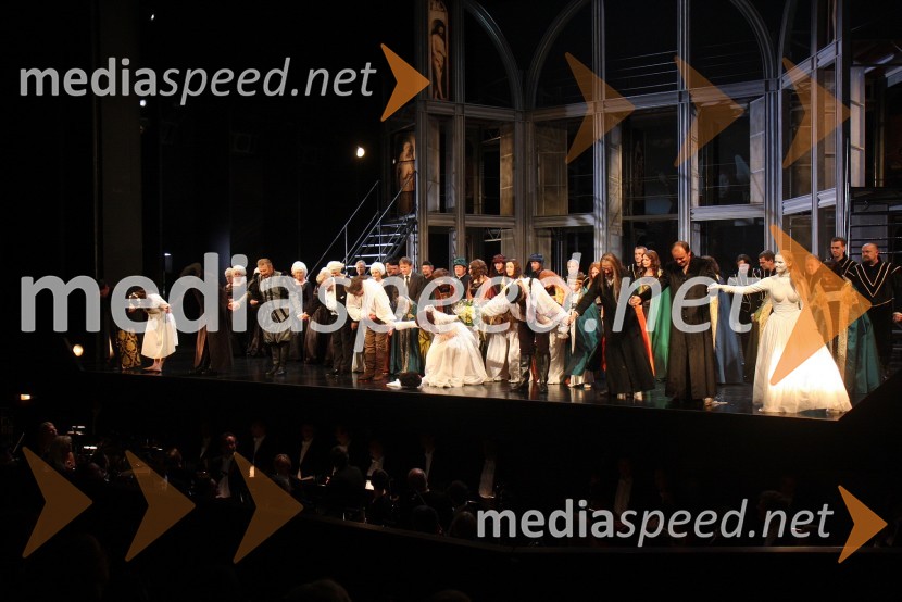 Premiera opere Tosca, poklonTosca, premiera opere v SNG Maribor