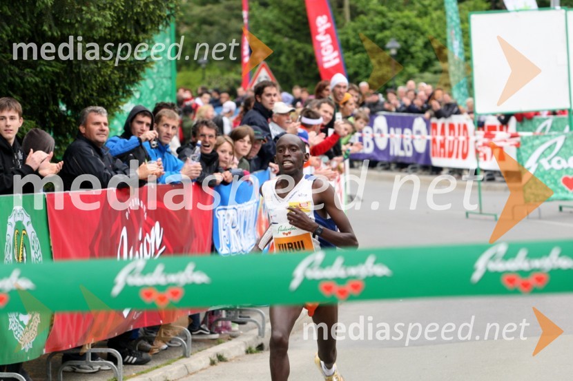 Joshua Kipruto Kurui, zmagovalec v kategoriji maraton30. maraton Treh src