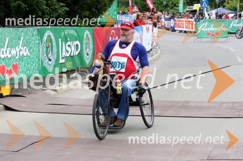 Zdravko Strajnar, zmagovalec na 42 km v kategoriji paraplegiki  	 
30. maraton Treh src