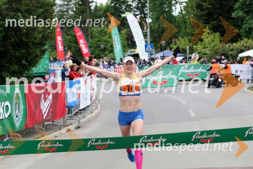Daneja Grandovec, zmagovalka v kategoriji maratonke
30. maraton Treh src