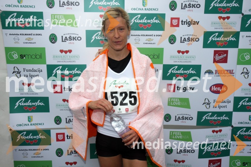 Aleksandra Fortin, zmagovalka v kategoriji polmaratonke
30. maraton Treh src