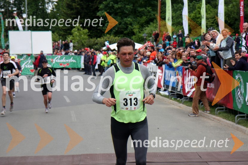 Borut Pahor, predsednik vlade Republike Slovenije
30. maraton Treh src