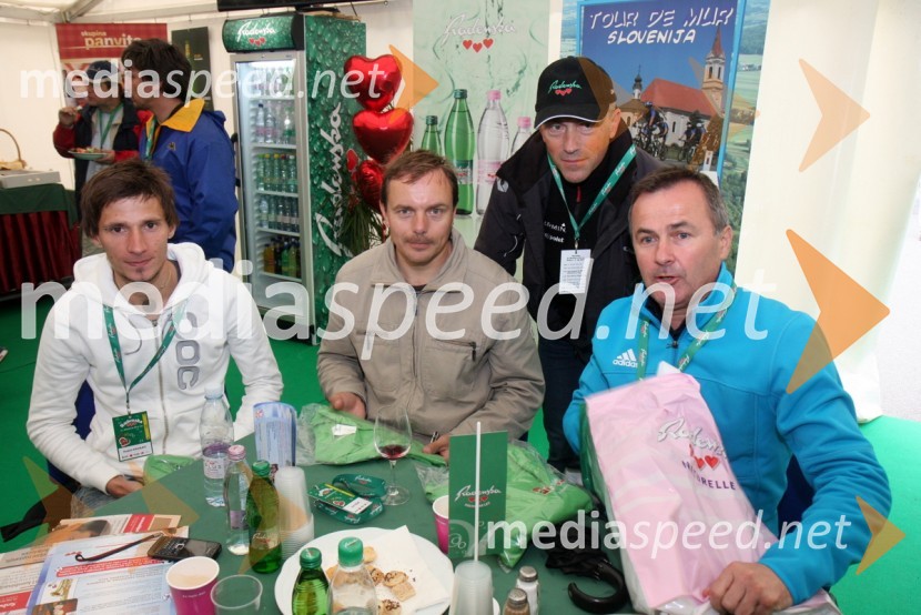 Robert Kranjec, smučarski skakalec, Ivan Hudač, trener Petre Majdič, ... in Primož Ulaga, poslovni direktor nordijskih disciplin30. maraton Treh src